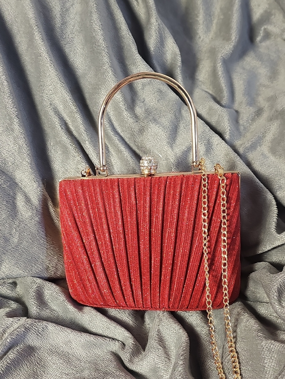 Elegant Red Sparkle Top-Handle Clutch with Gold Hardware Crossbody Chain Ac
